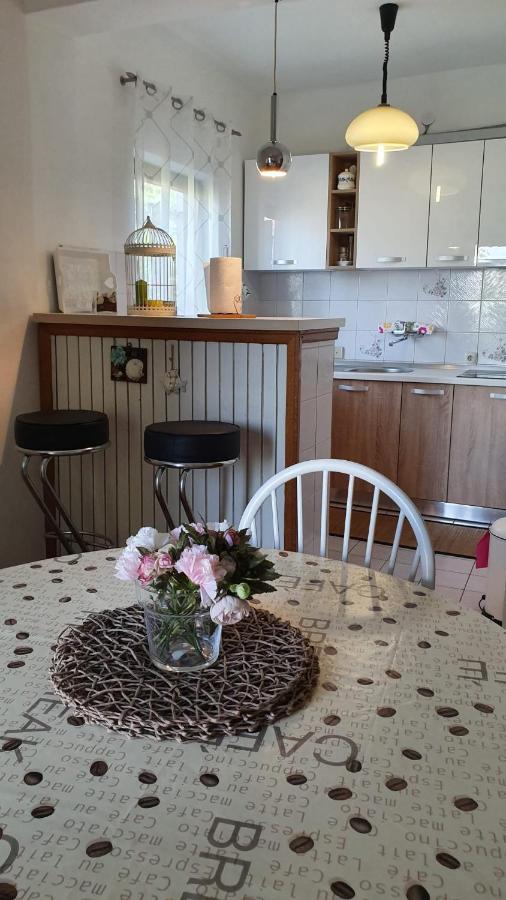 Apartmani Sofia Нівице Екстер'єр фото